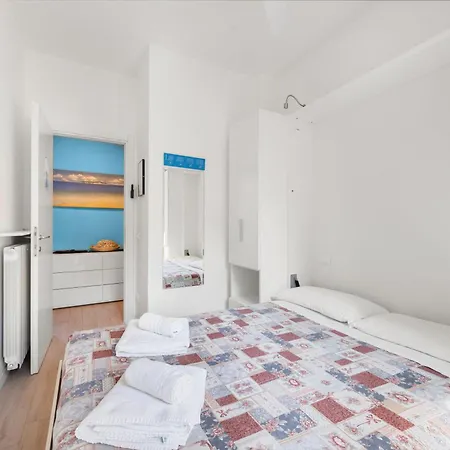 Hostdomus - Milano Mare Terrace *